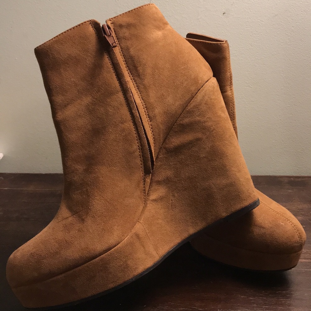 Women’s Suede Booties